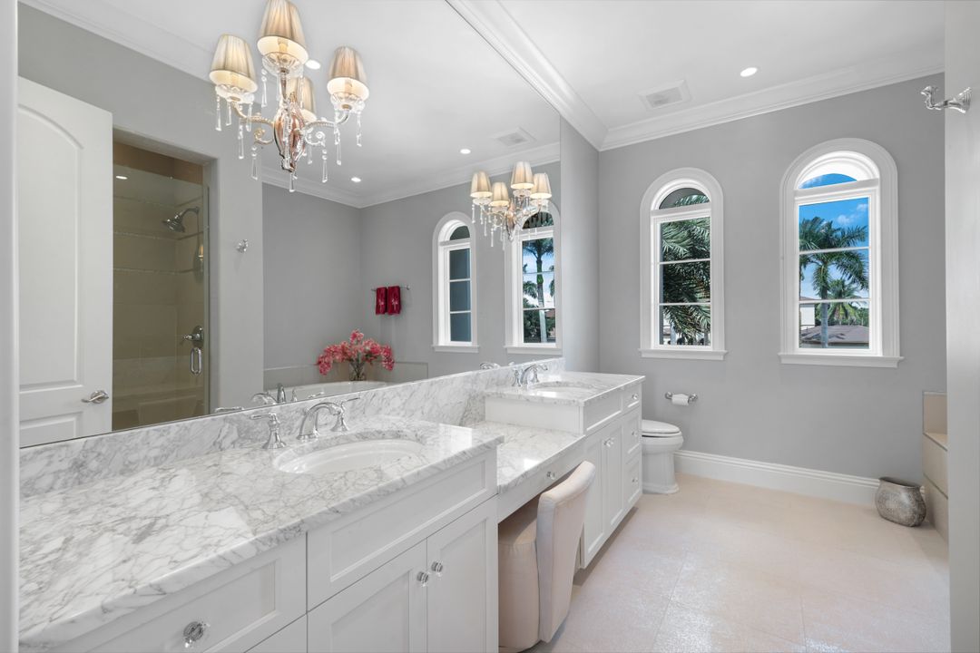 2558 Escada Ct, Naples, FL 34109