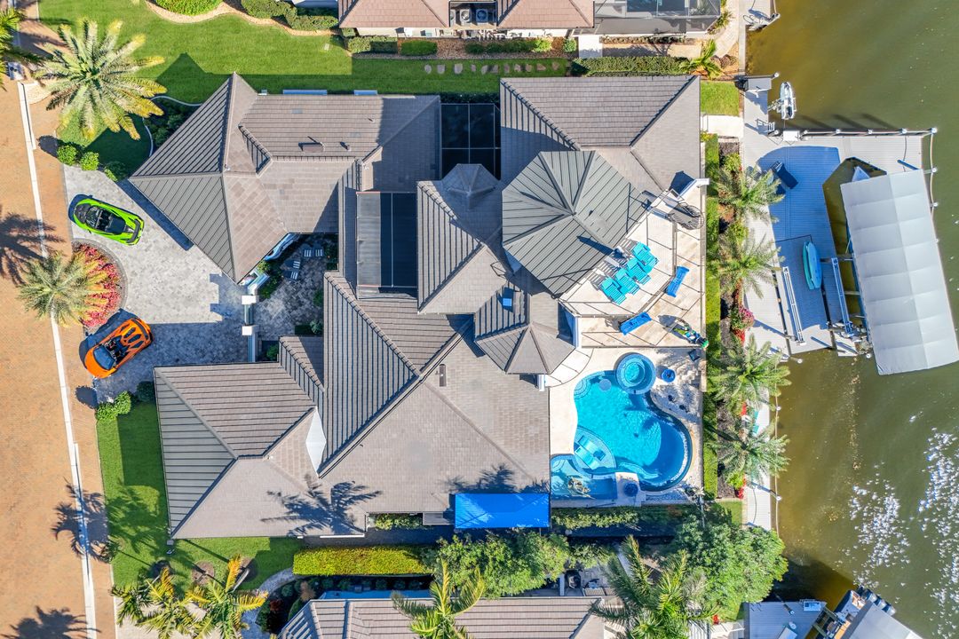 1518 Hermitage Ln, Cape Coral, FL 33914