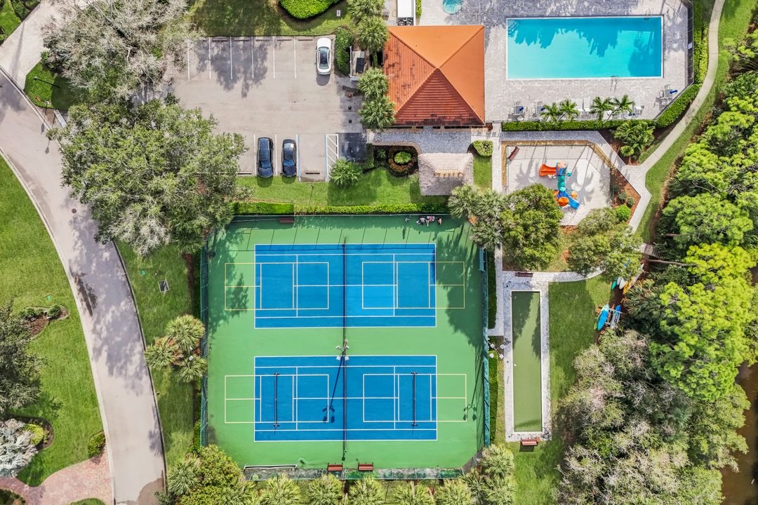 25681 Springtide Ct, Bonita Springs, FL 34135