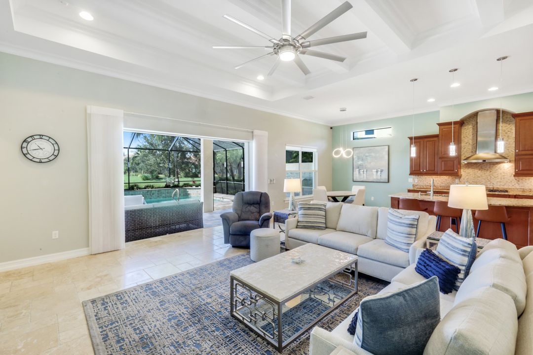 9333 Campanile Cir, Naples, FL 34114