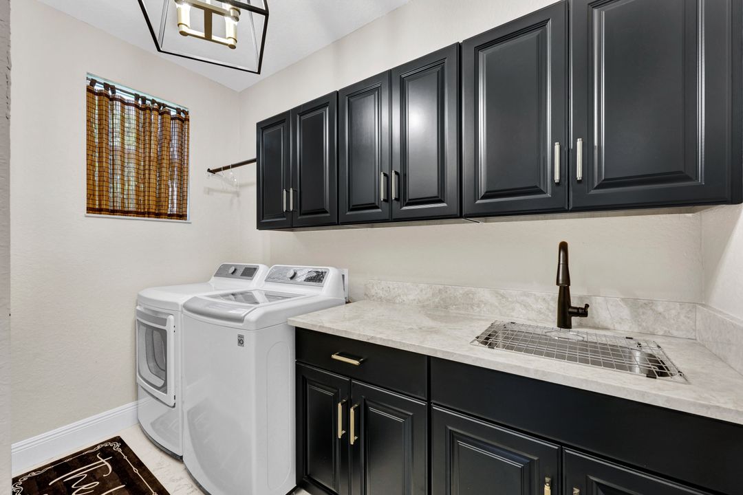 1764 Birdie Dr, Naples, FL 34120