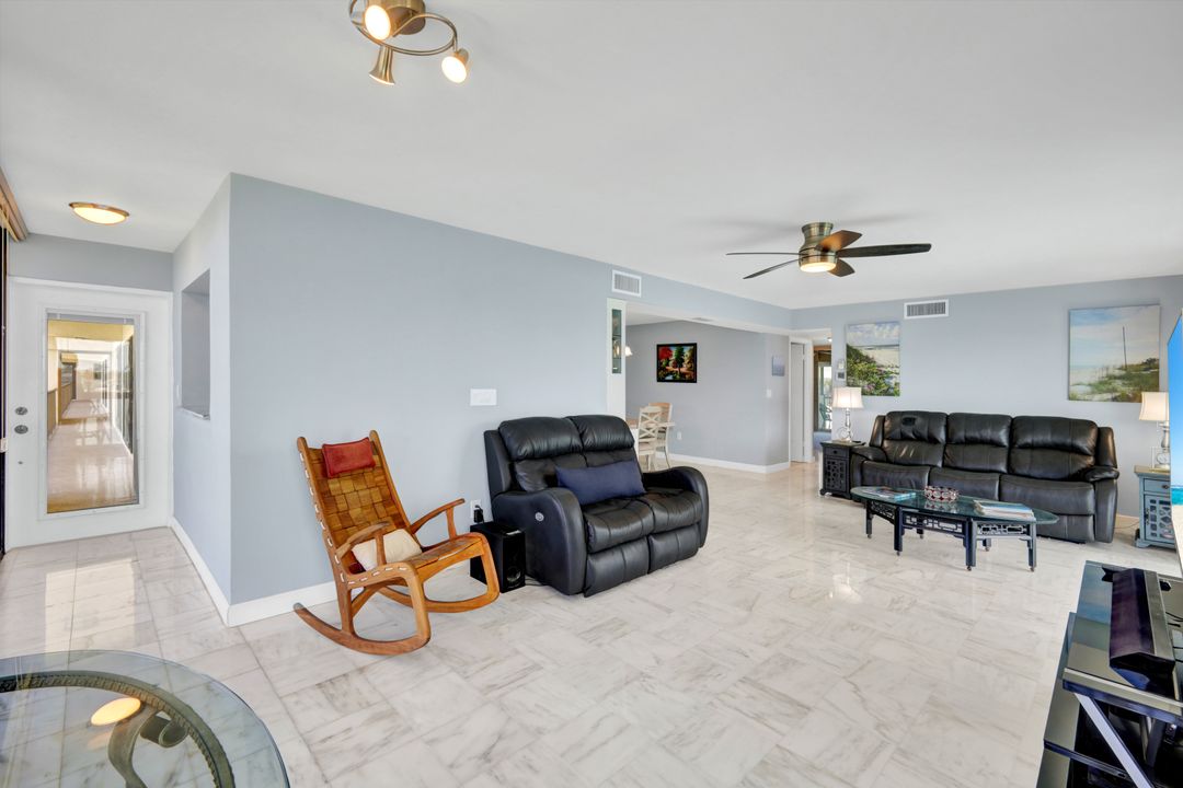 3200 Gulf Shore Blvd N #401, Naples, FL 34103