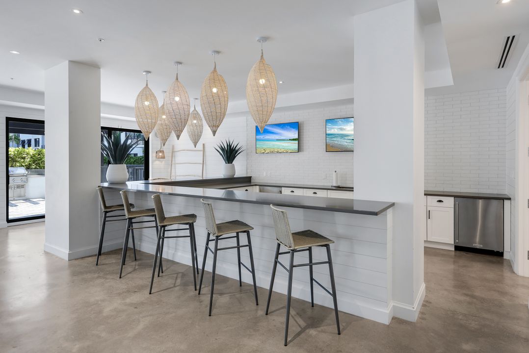 1125 Central Ave #571, Naples, FL 34102