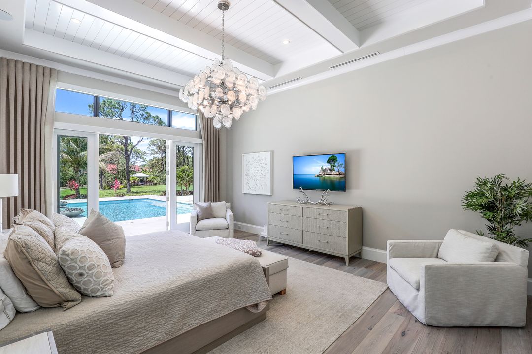 125 Caribbean Rd, Naples, FL 34108