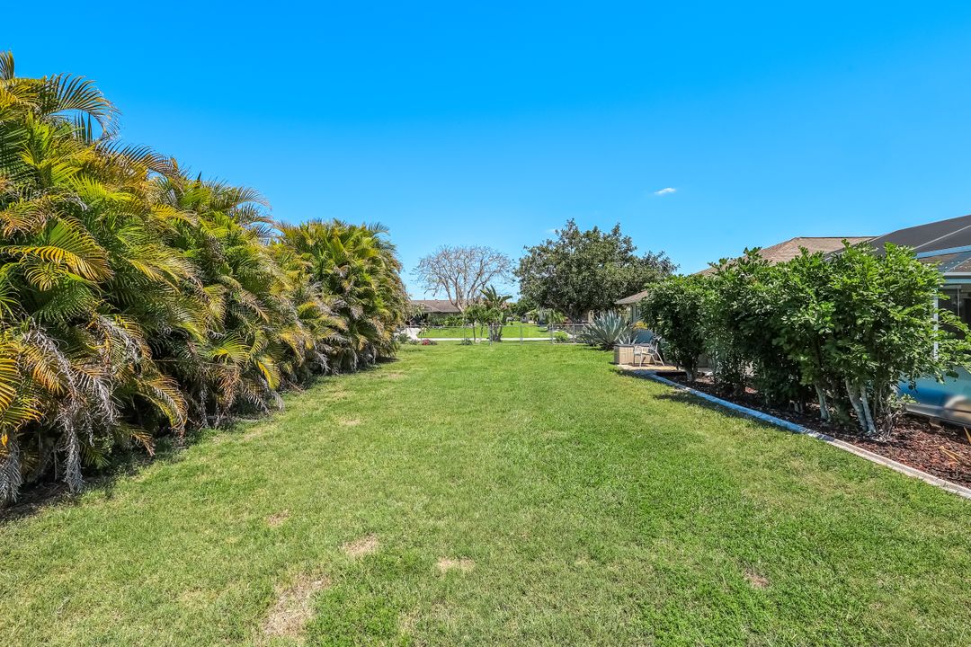 2004 SE 8th Ave, Cape Coral, FL 33990