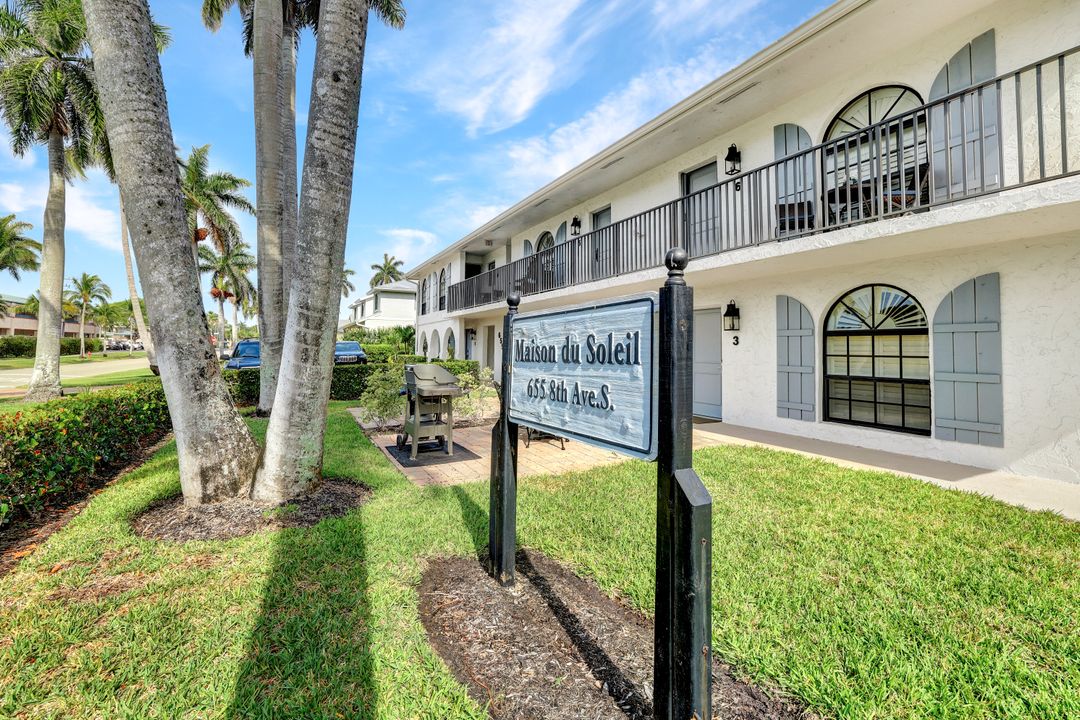 655 8th Ave S #6, Naples, FL 34102