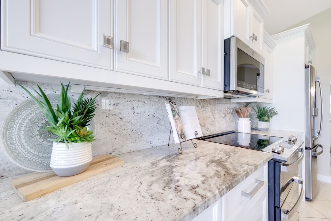 3048 Horizon Ln #1108, Naples, FL 34109