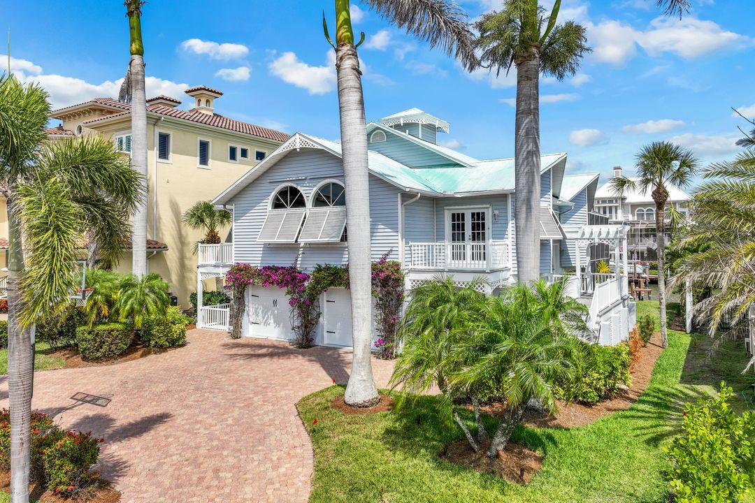 437 Tradewinds Ave, Naples, FL 34108