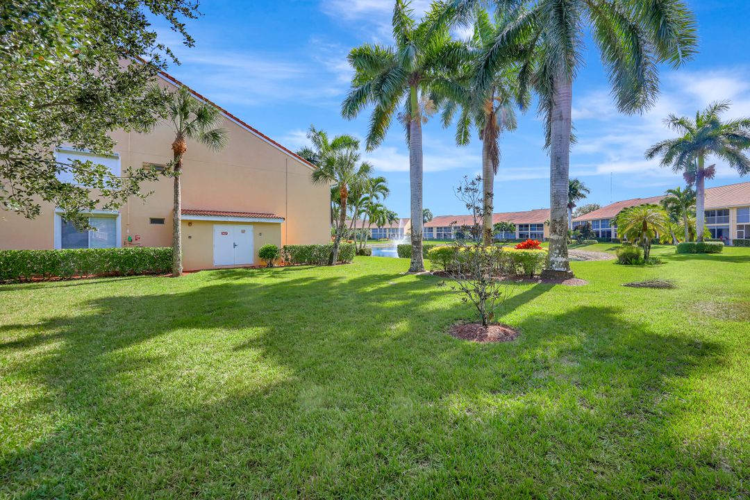 2395 Bayou Ln #01, Naples, FL 34112