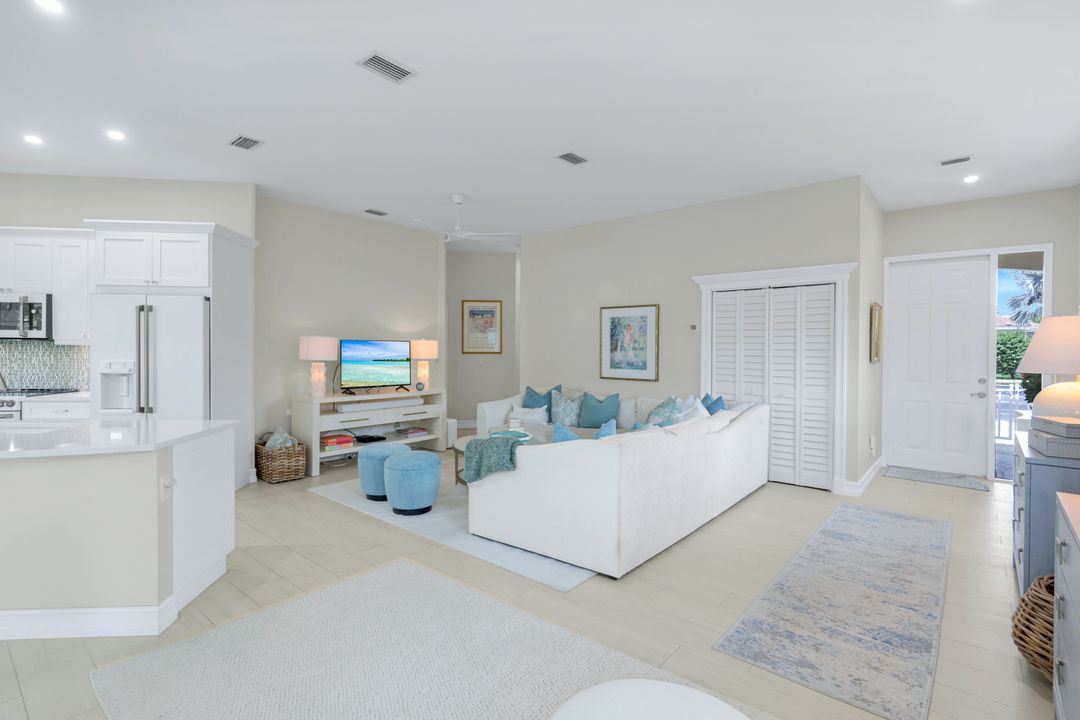 9172 Las Maderas Dr, Bonita Springs, FL 34135