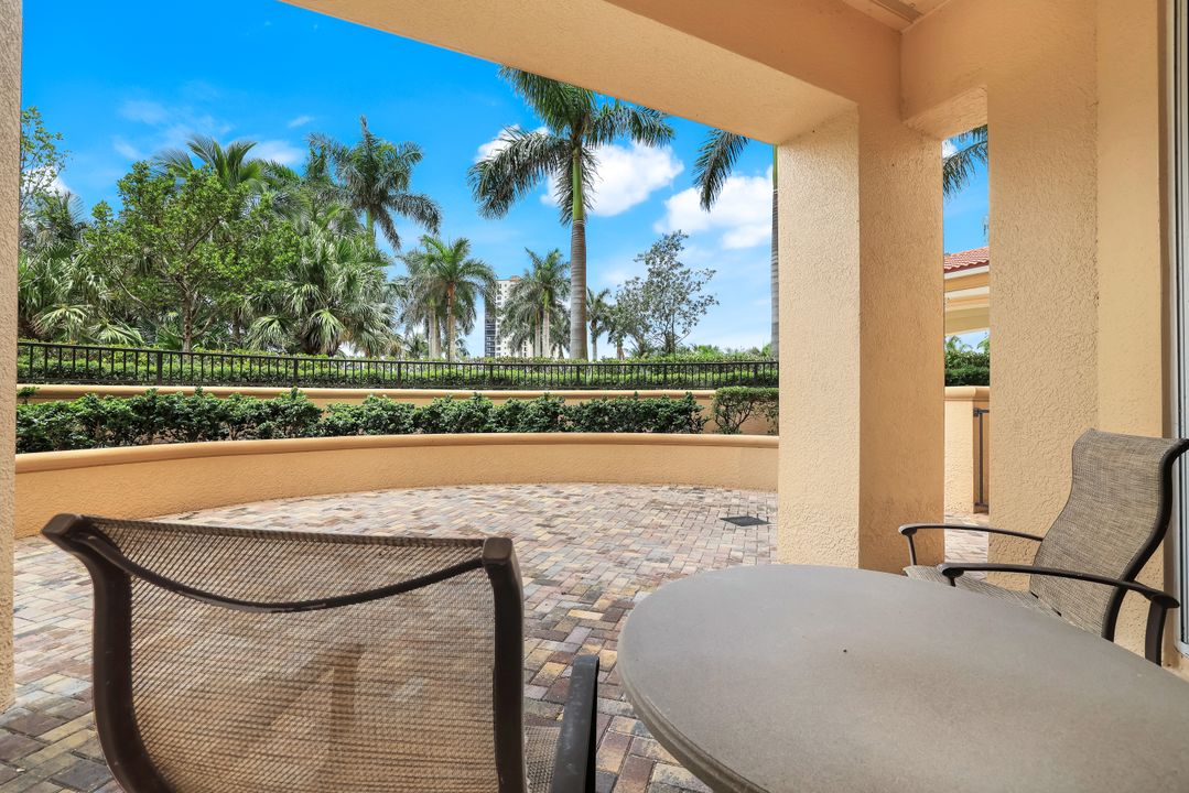 1050 Borghese Ln #106, Naples, FL 34114