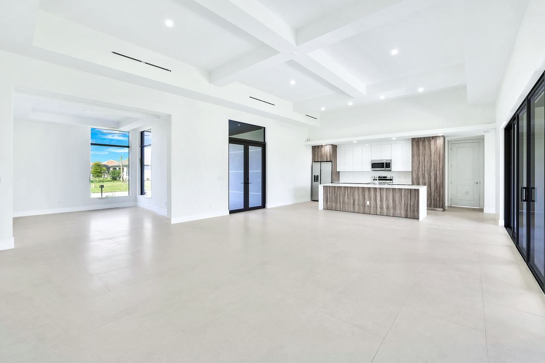 121 NW 36th Ave, Cape Coral, FL 33993