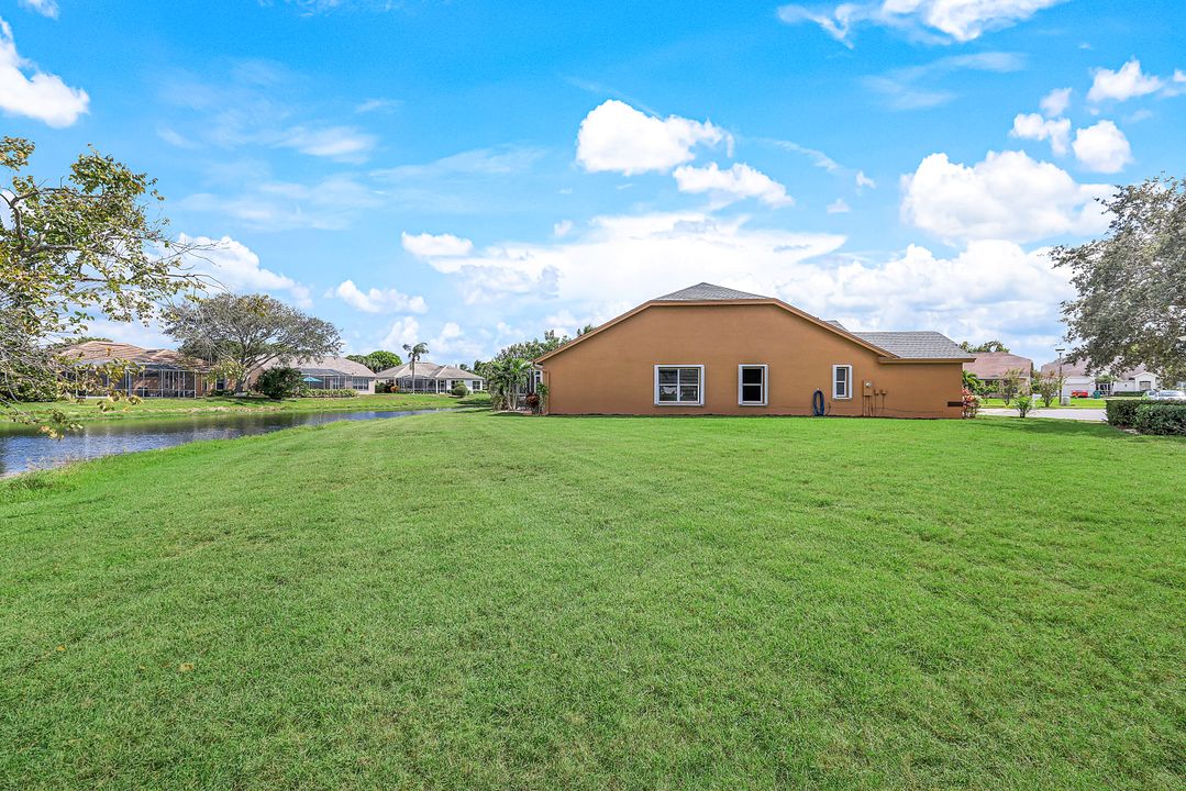 2520 Grove Isle Ct, Naples, FL 34109