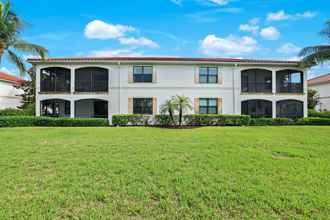 3165 Aviamar Cir #102, Naples, FL 34114