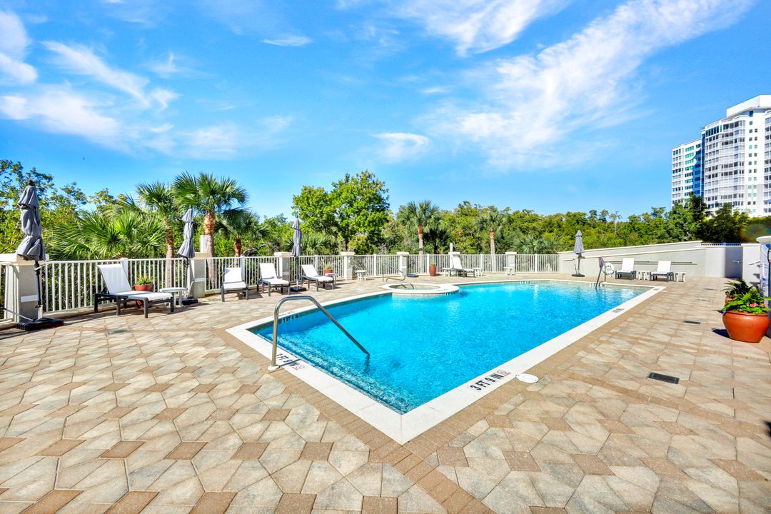 285 Grande Way #1601, Naples, FL 34110