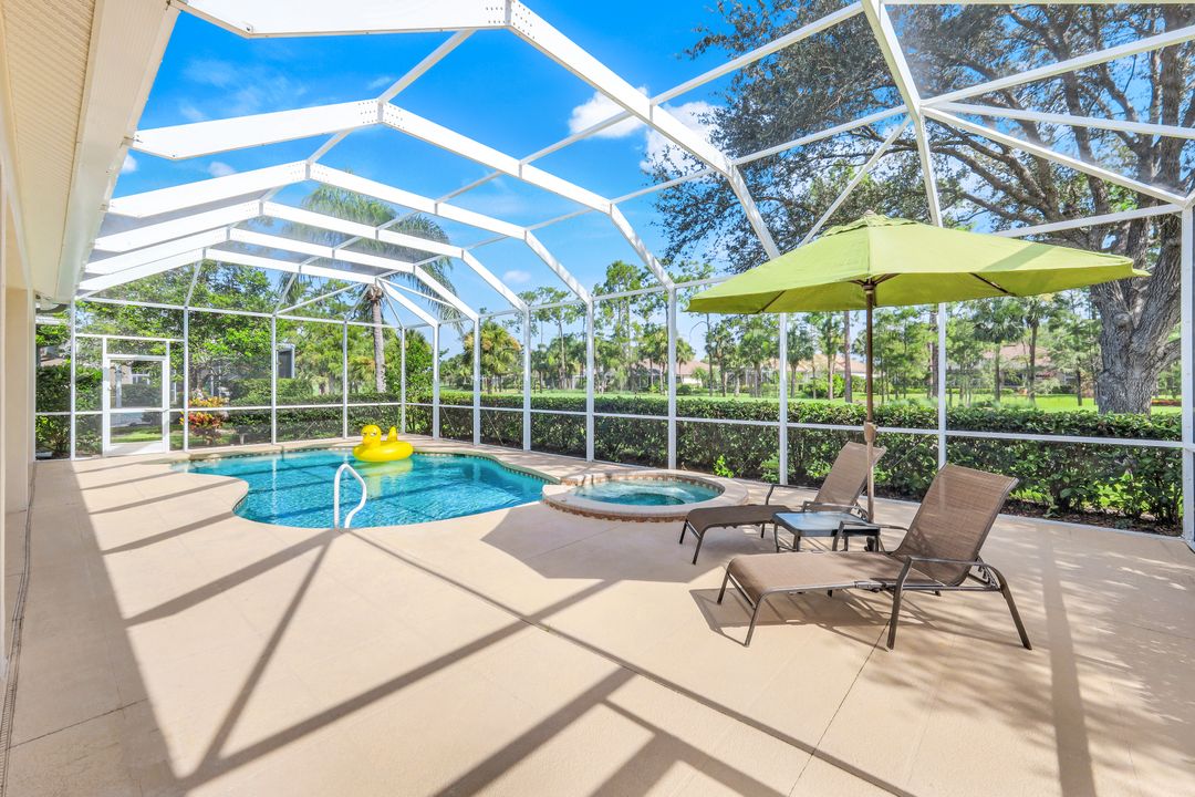 8397 Northhampton Ct, Naples, FL 34120