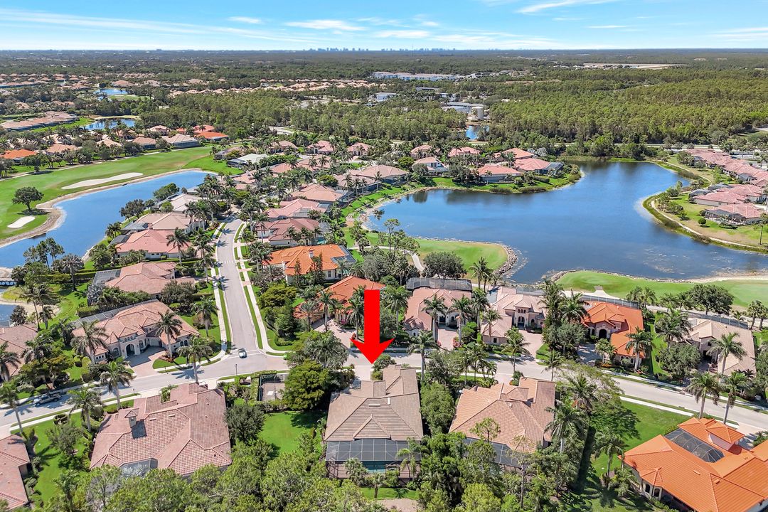 7748 Classics Dr, Naples, FL 34113