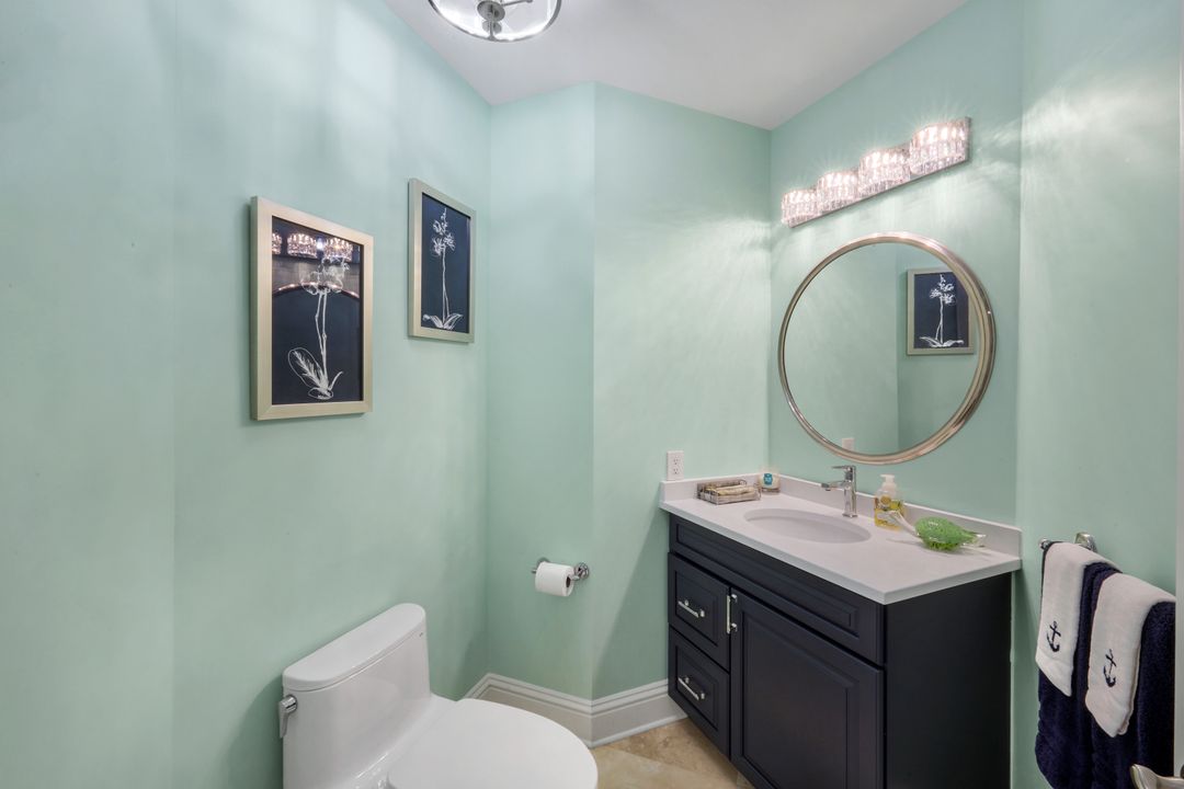 81 Seagate Dr, Naples, FL 34103