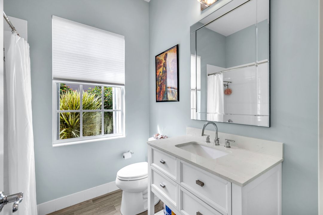 4338 Queen Elizabeth Way, Naples, FL 34119