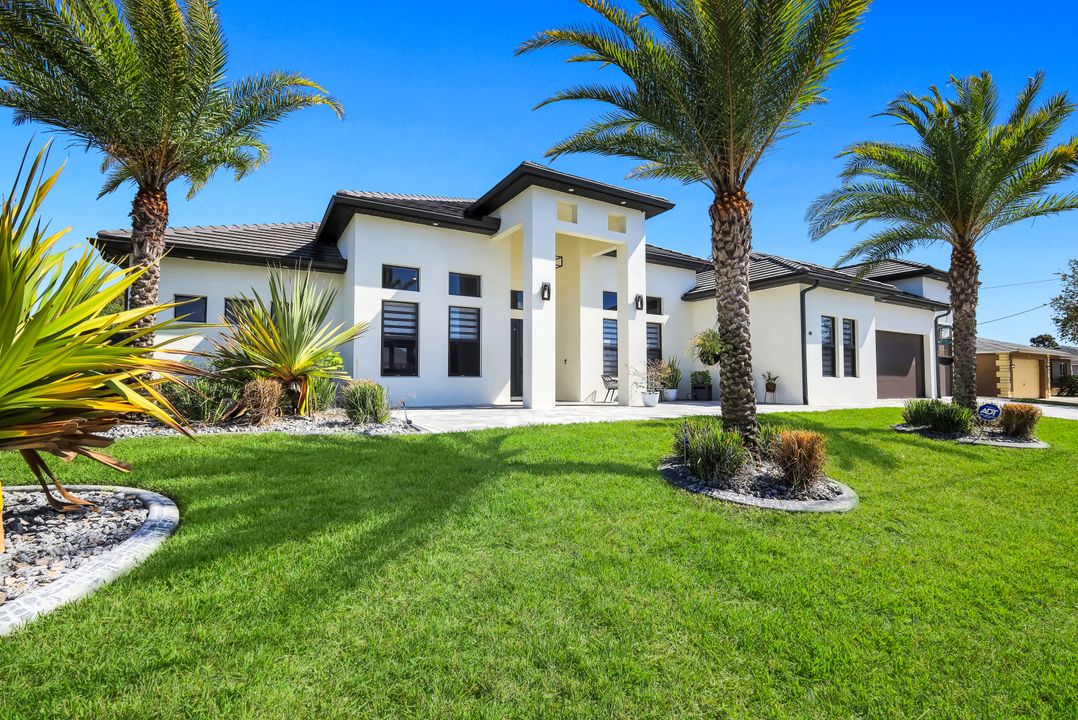 455 SE 17th Ave, Cape Coral, FL 33990