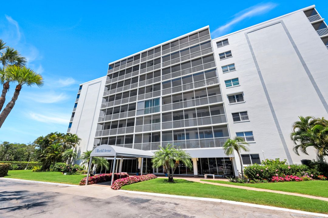 5 Bluebill Ave #208, Naples, FL 34108