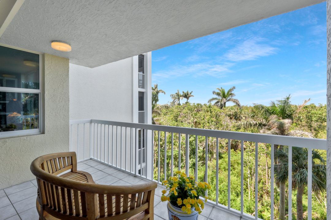 6573 Marissa Loop #303, Naples, FL 34108
