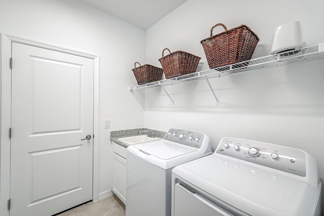 3272 Altimira Dr, Fort Myers, FL 33905