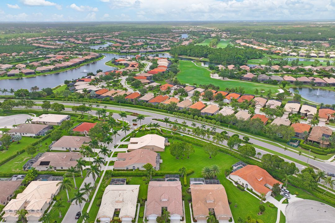 6654 Castlelawn Pl, Naples, FL 34113