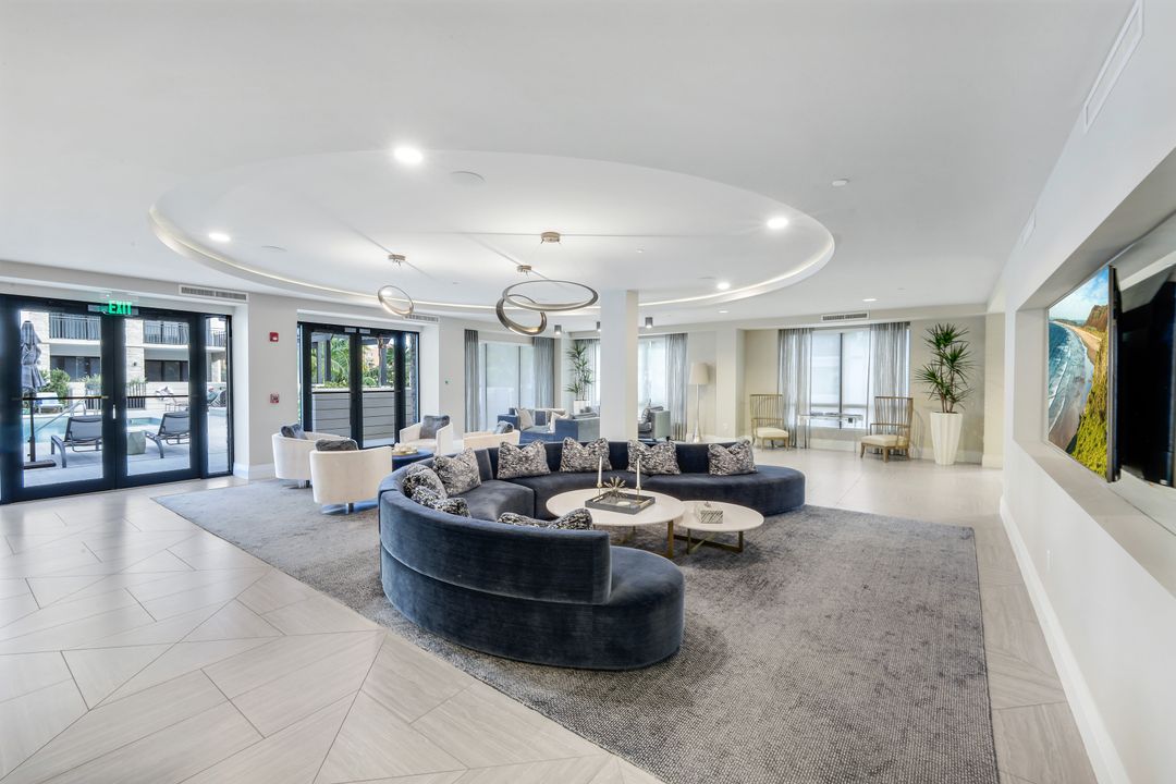 1135 3rd Ave S #209, Naples, FL 34102