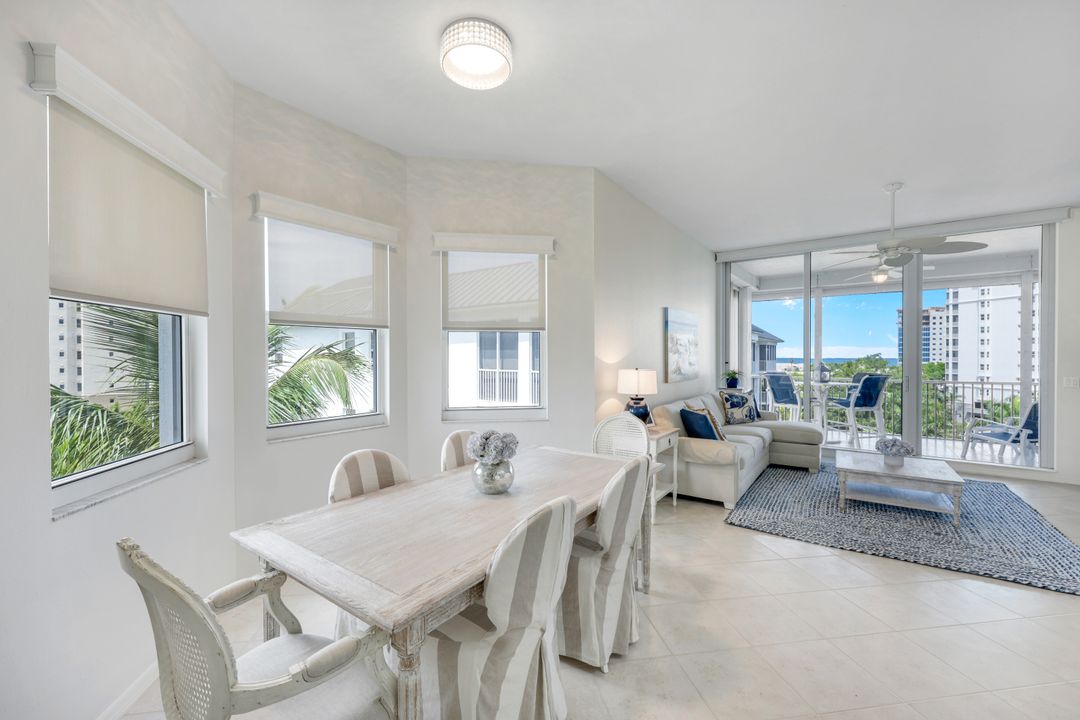 460 Launch Cir #PH06, Naples, FL 34108
