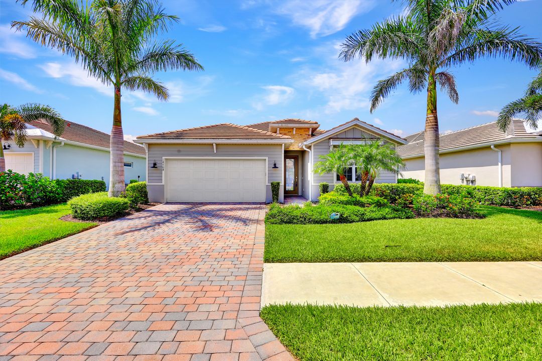 14704 Kelson Cir, Naples, FL 34114