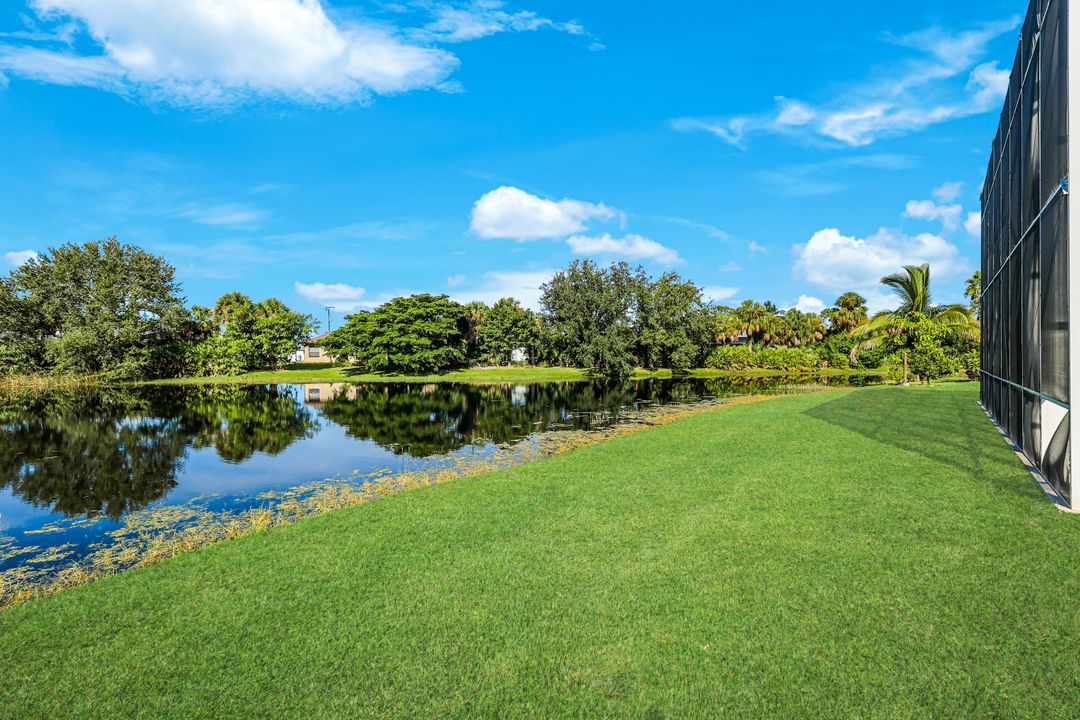 2210 Cape Heather Cir, Cape Coral, FL 33991