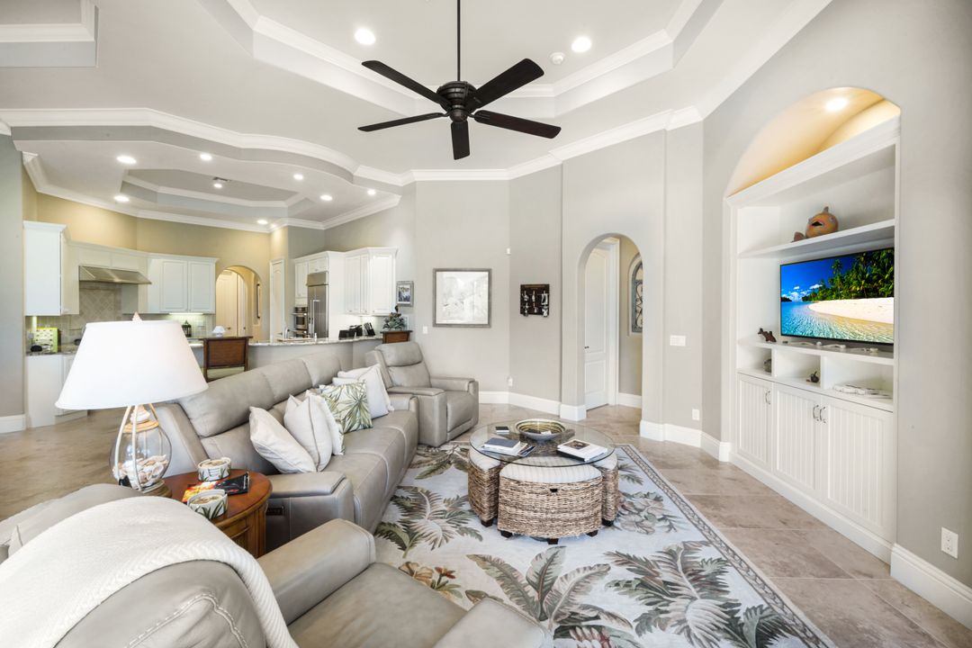 3848 Mahogany Bend Dr, Naples, FL 34114