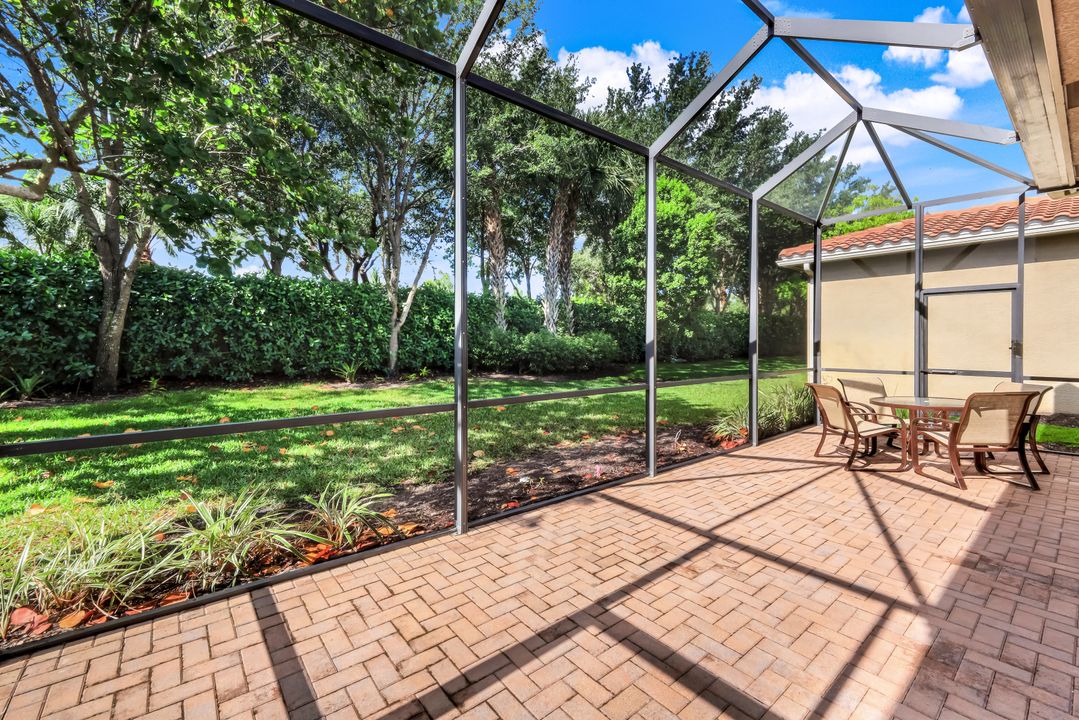 3267 Pacific Dr, Naples, FL 34119