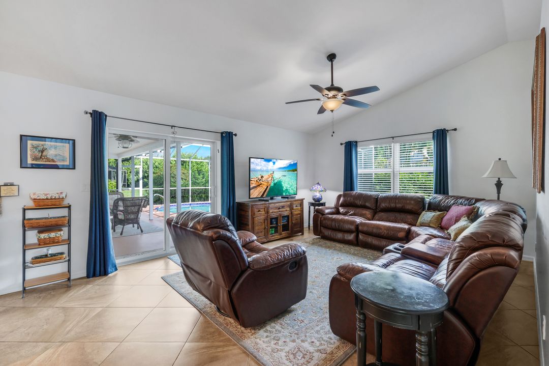 9814 Country Oaks Dr, Fort Myers, FL 33967