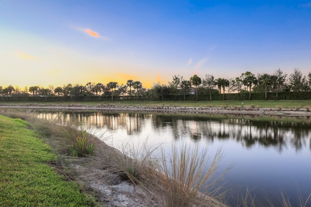 4450 Caldera Cir, Naples, FL 34119