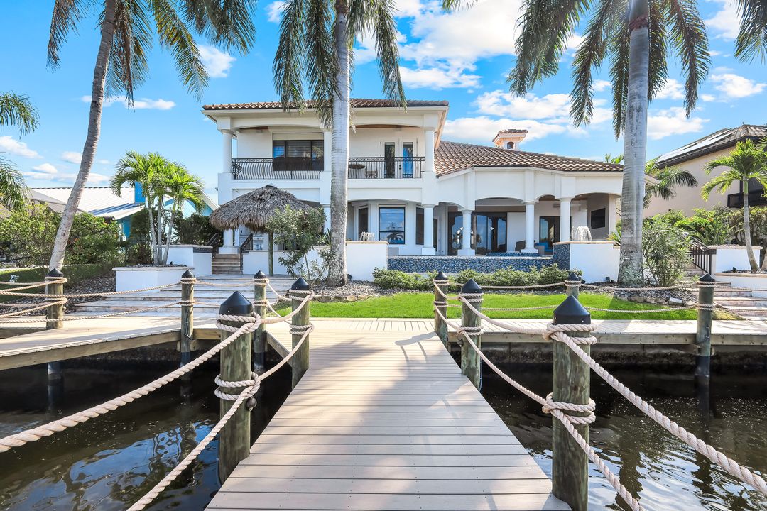 5743 SW 9th Ct, Cape Coral, FL 33914