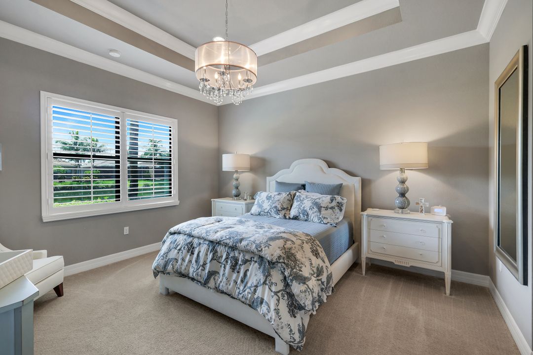 13556 Coronado Dr, Naples, FL 34109