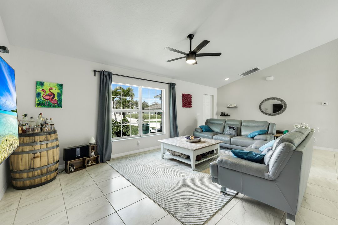 2118 SW 12th Terrace, Cape Coral, FL 33991