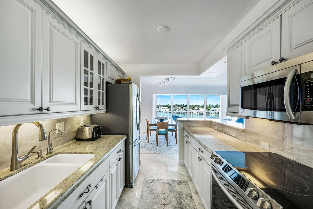 2750 Gulf Shore Blvd N #402, Naples, FL 34103