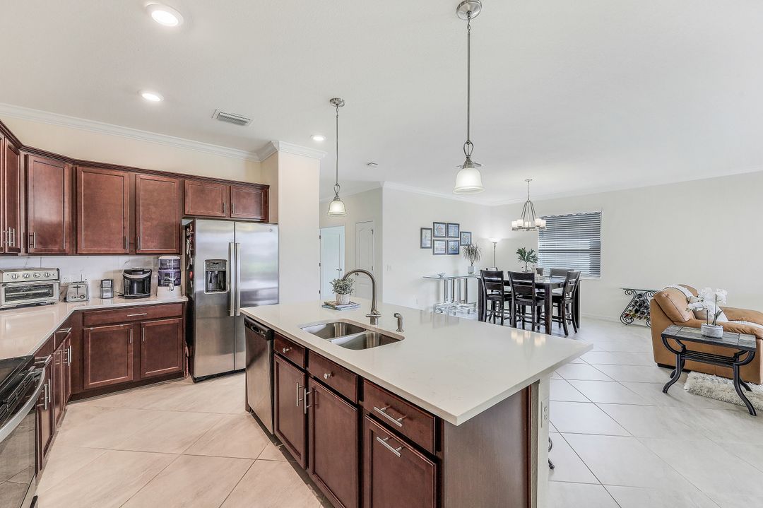 2214 Cara Cara Way, Naples, FL 34120