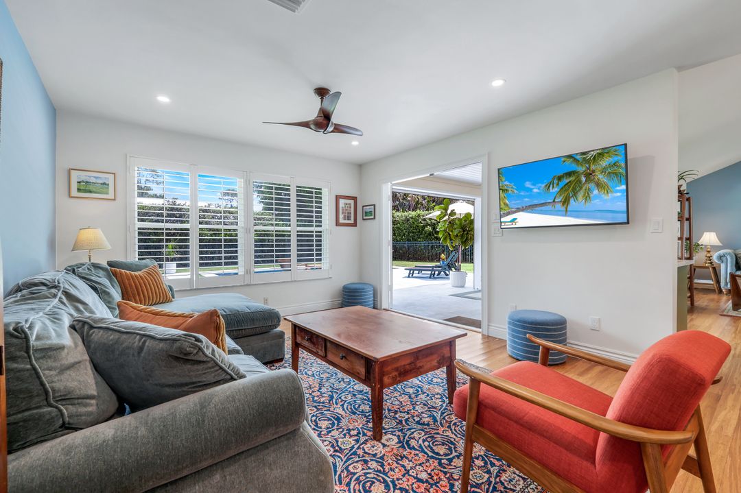 2319 Queens Way, Naples, FL 34112