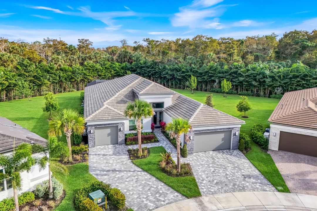 12083 Azalea Wy, Naples, FL 34120