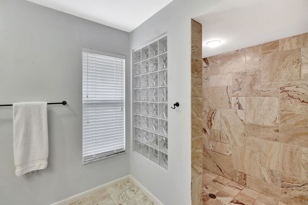 3704 Cartwright Ct, Bonita Springs, FL 34134
