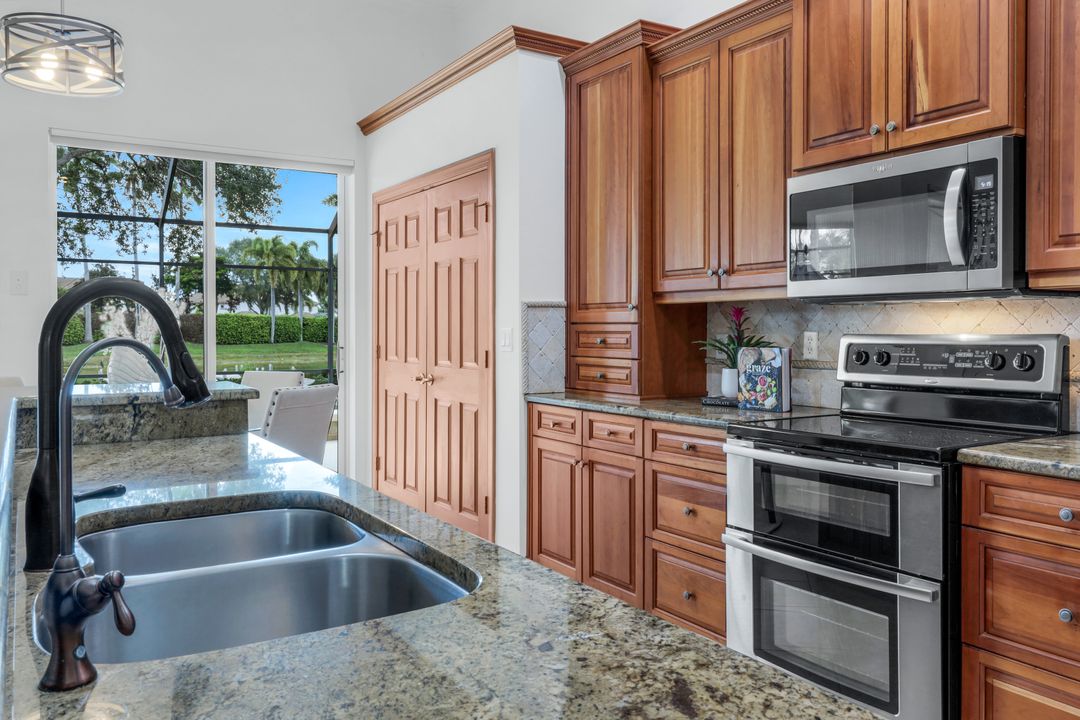 8776 Hideaway Harbor Ct, Naples, FL 34120
