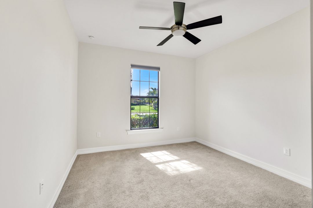 1621 Songbird Ct, Naples, FL 34120