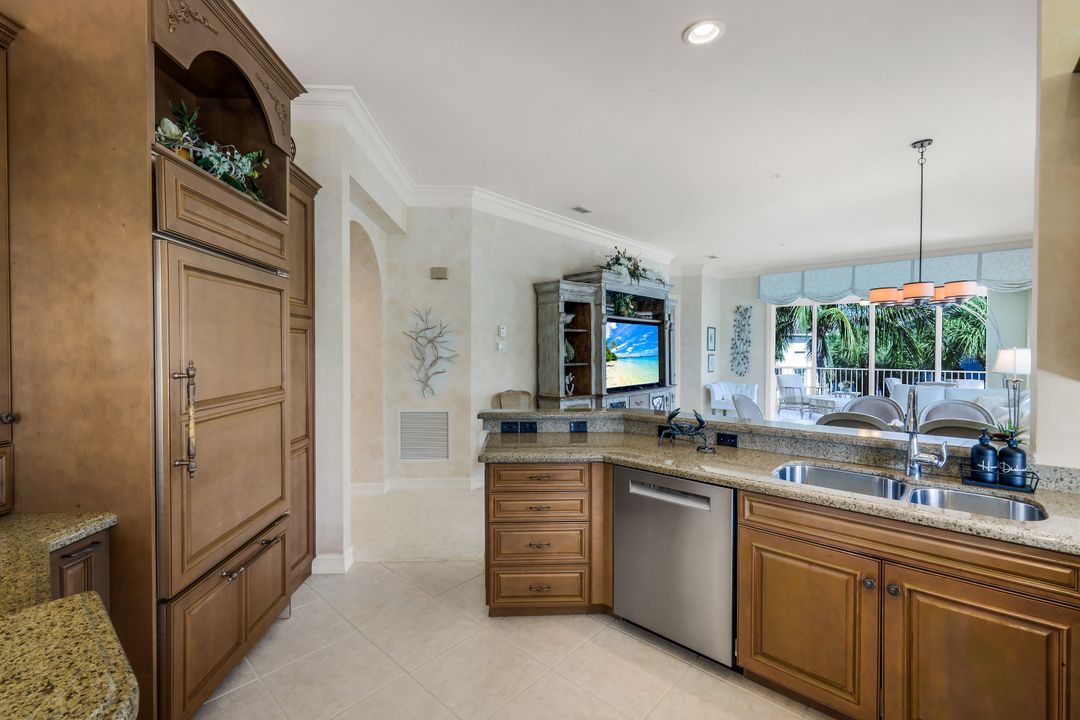 775 Bentwater Cir #204, Naples, FL 34108