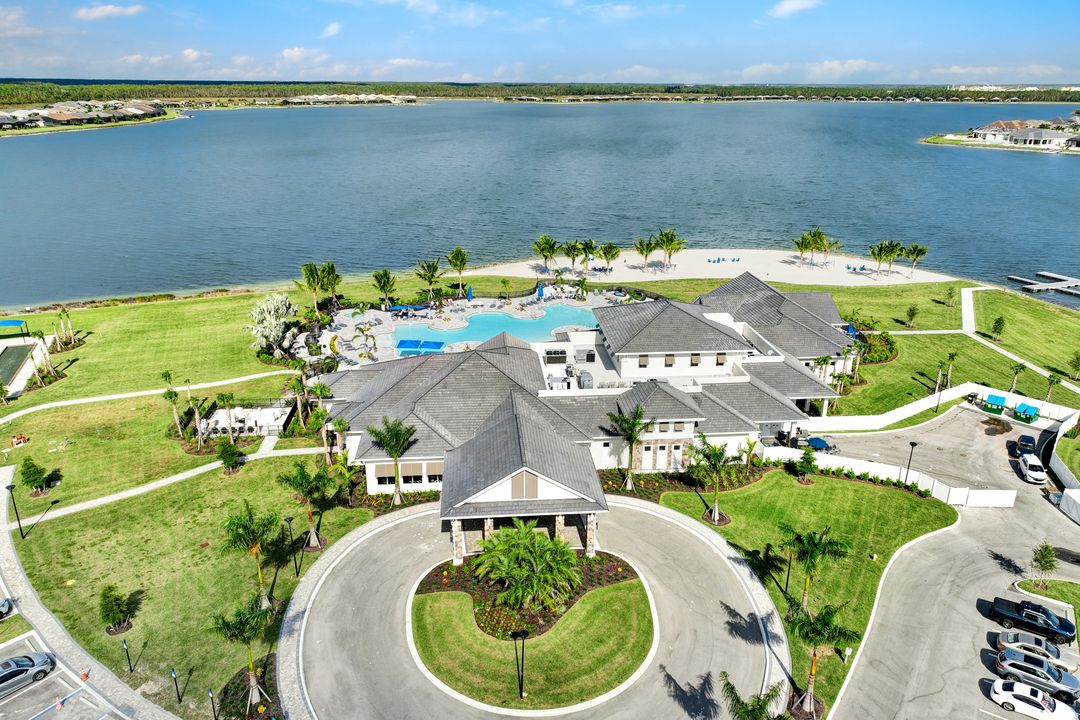 19184 Aqua Shore Dr, Fort Myers, FL 33913