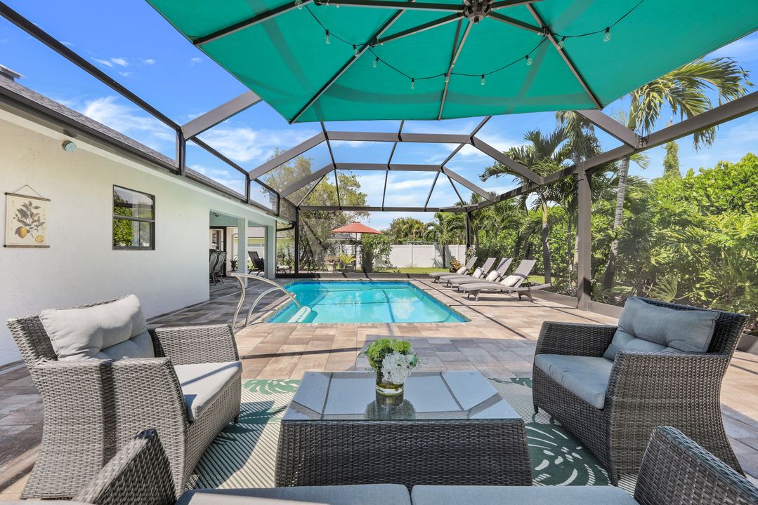 430 Cypress Way E, Naples, FL 34110