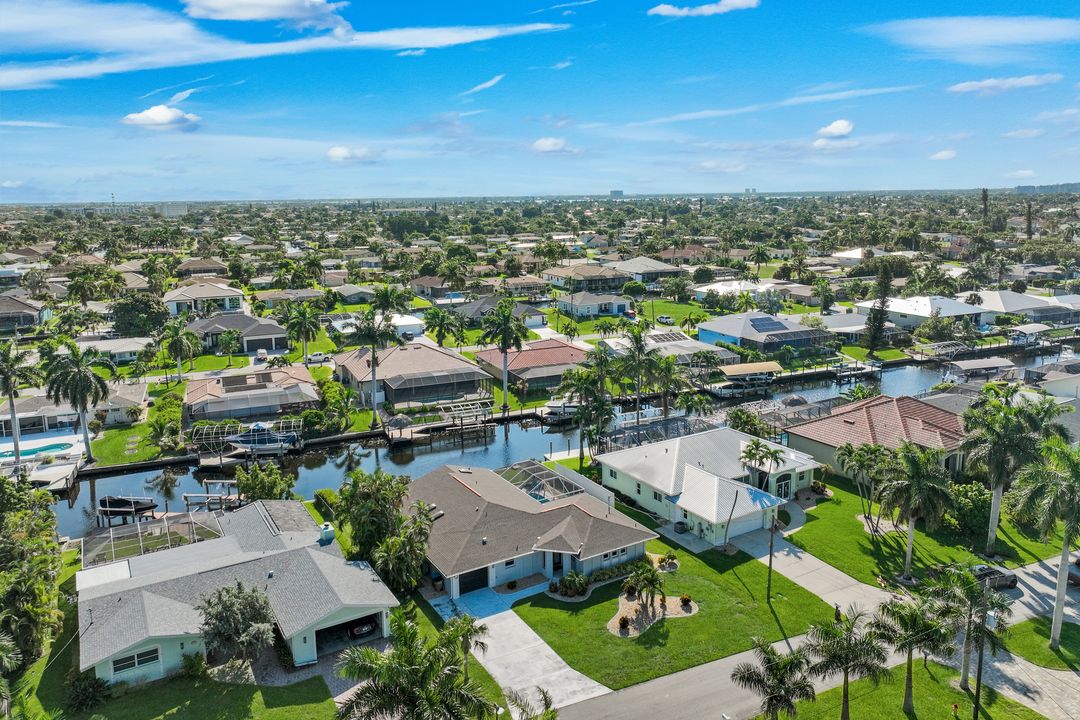 5231 Skylark Ct, Cape Coral, FL 33904
